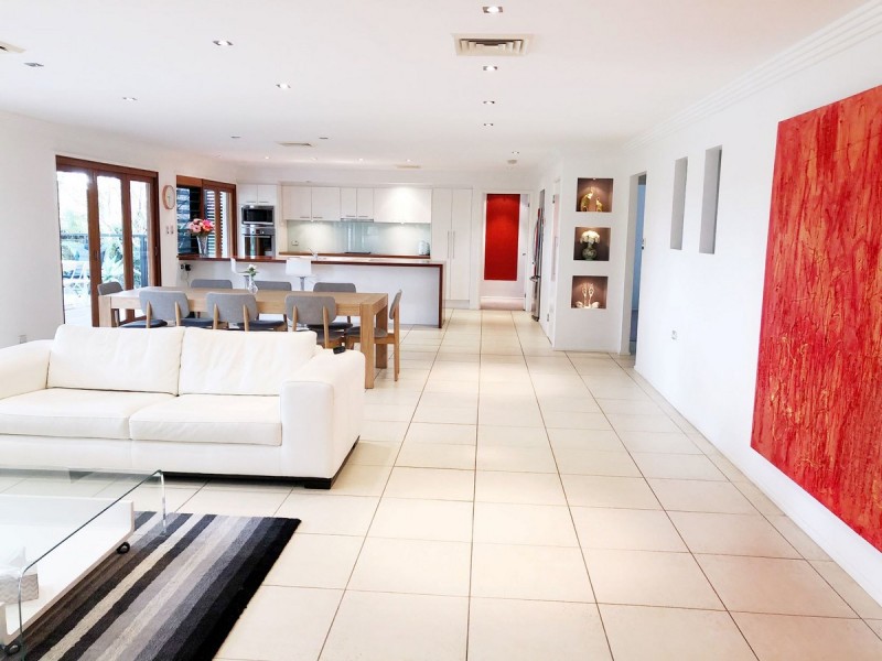 6 Kenny Court, Mount Ommaney QLD 4074