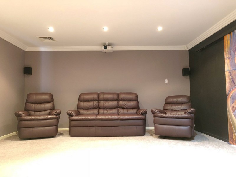 6 Kenny Court, Mount Ommaney QLD 4074