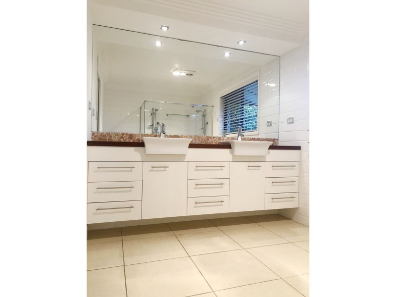 6 Kenny Court, Mount Ommaney QLD 4074