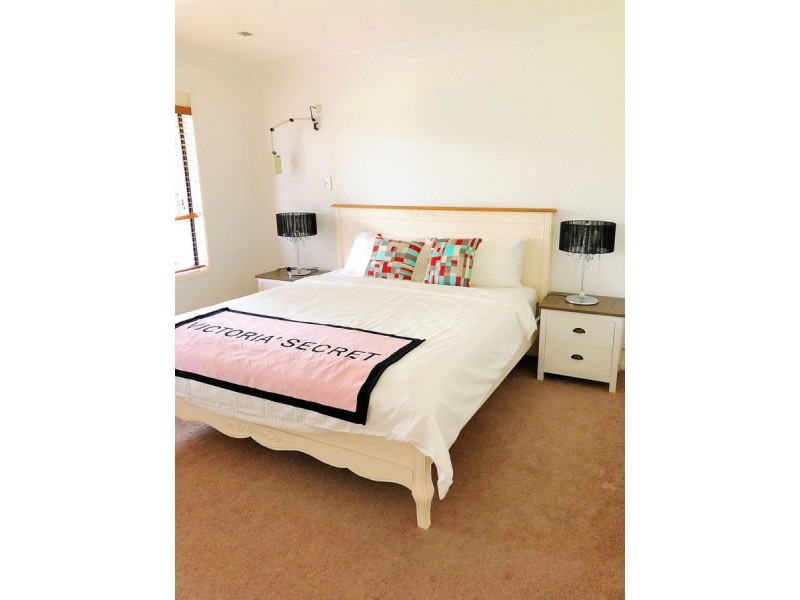 6 Kenny Court, Mount Ommaney QLD 4074