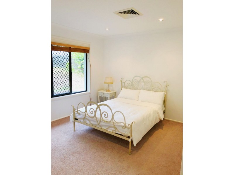 6 Kenny Court, Mount Ommaney QLD 4074