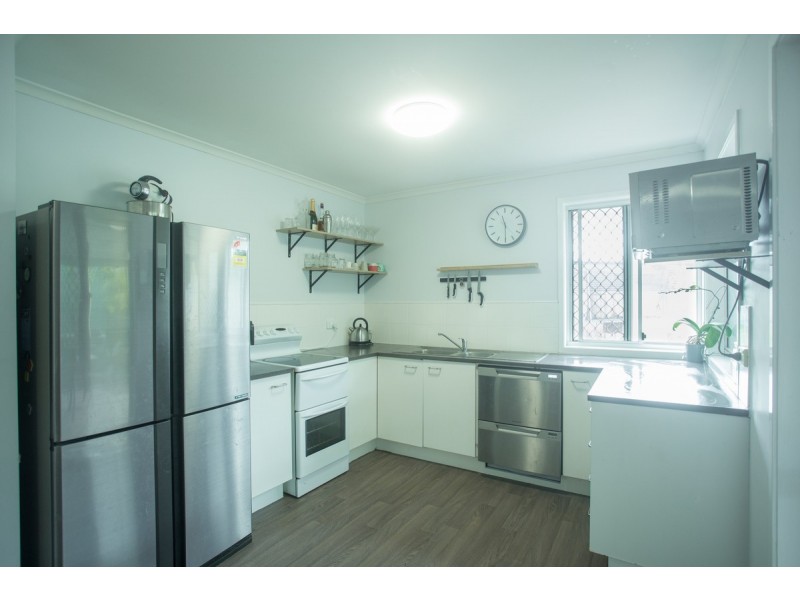 70 Bottlebrush Drive, Regents Park QLD 4118