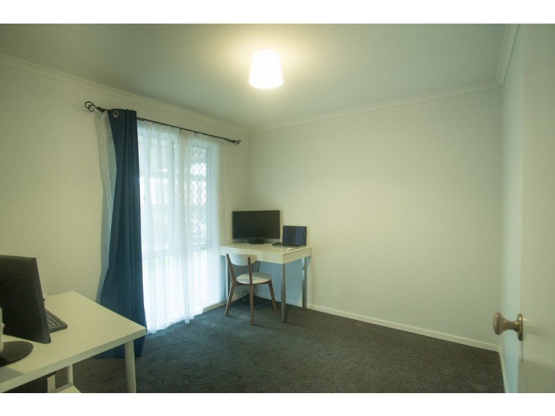 70 Bottlebrush Drive, Regents Park QLD 4118