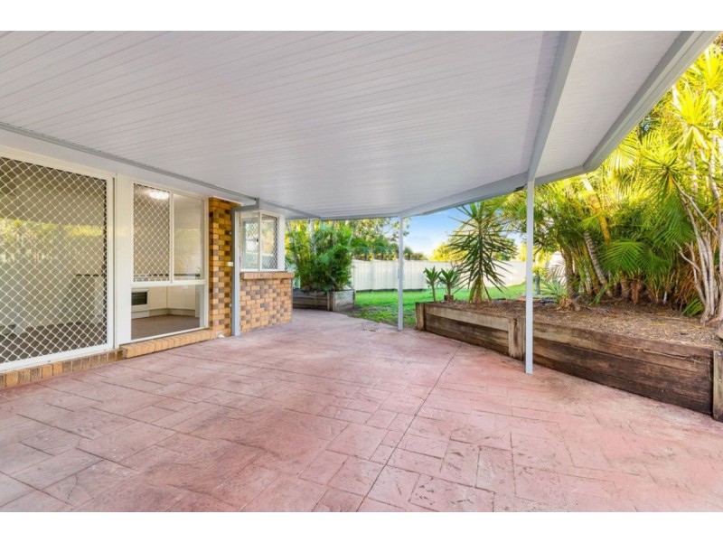 70 Bottlebrush Drive, Regents Park QLD 4118