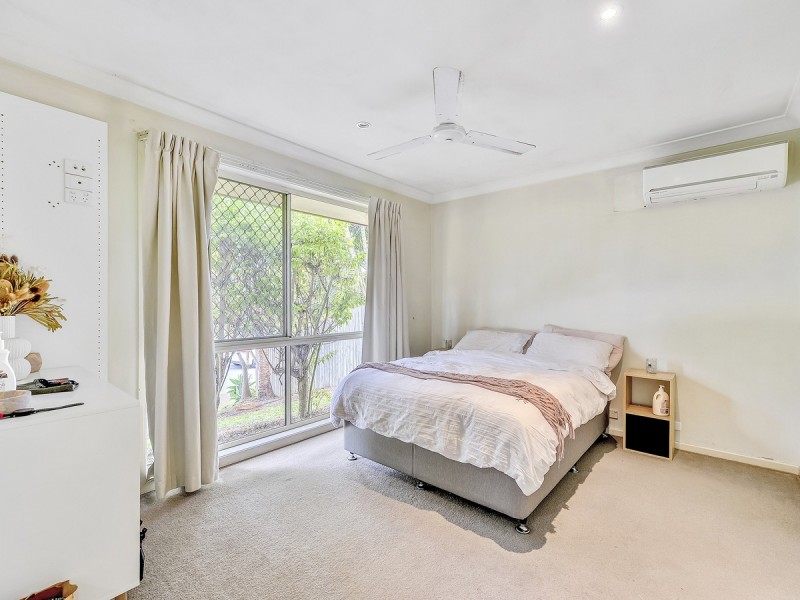 25 Harris Place, Seventeen Mile Rocks QLD 4073