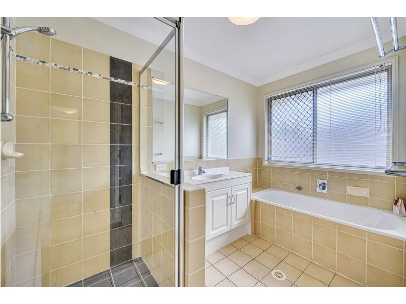 71 Brookeside Crescent, Seventeen Mile Rocks QLD 4073