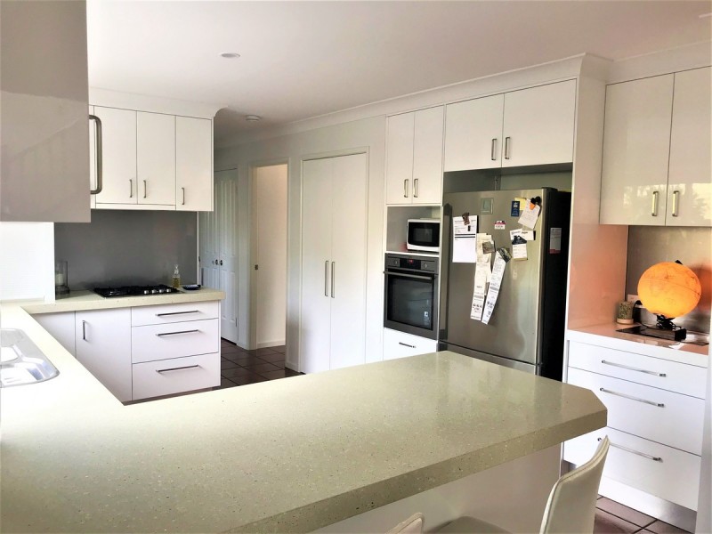 476 Westlake Drive, Riverhills QLD 4074