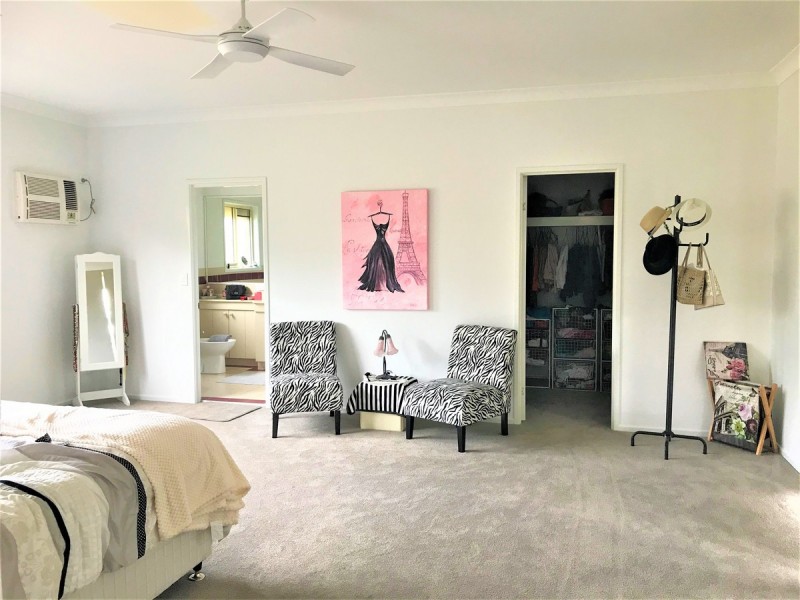 476 Westlake Drive, Riverhills QLD 4074