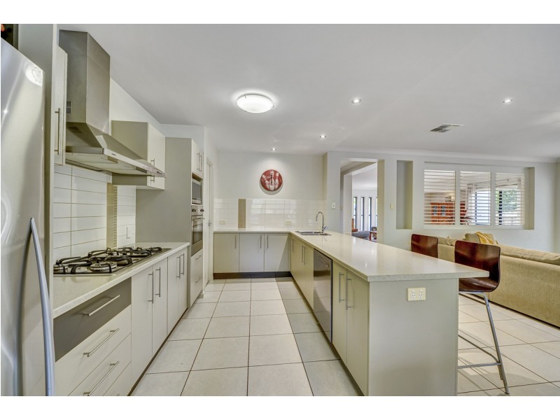 21 Backhousia Cr, Sinnamon Park QLD 4073