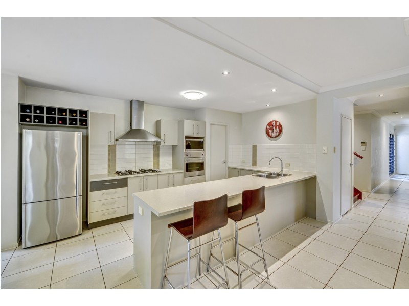 21 Backhousia Cr, Sinnamon Park QLD 4073