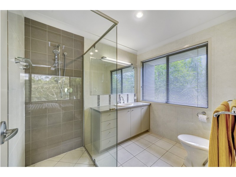 21 Backhousia Cr, Sinnamon Park QLD 4073