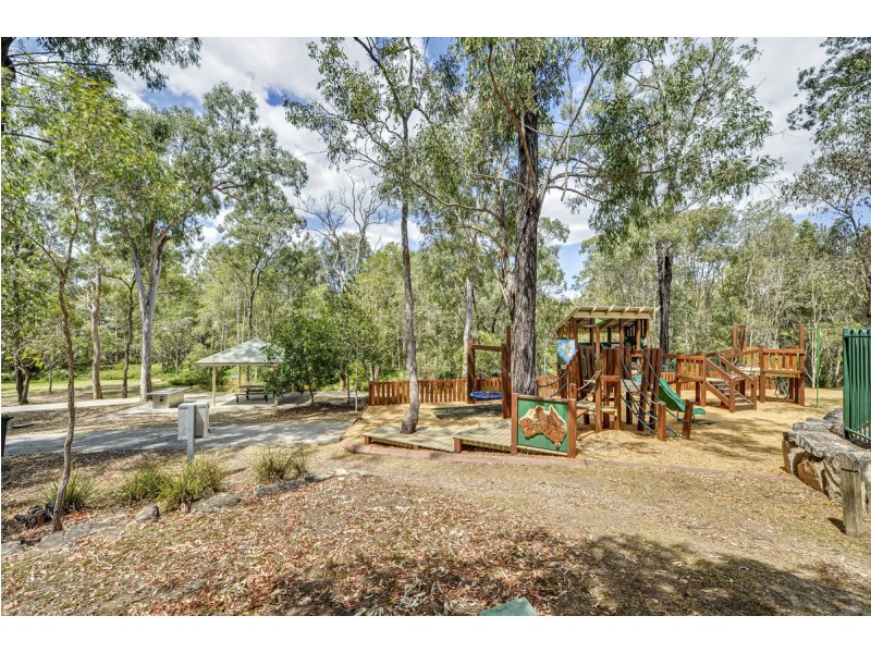 21 Backhousia Cr, Sinnamon Park QLD 4073