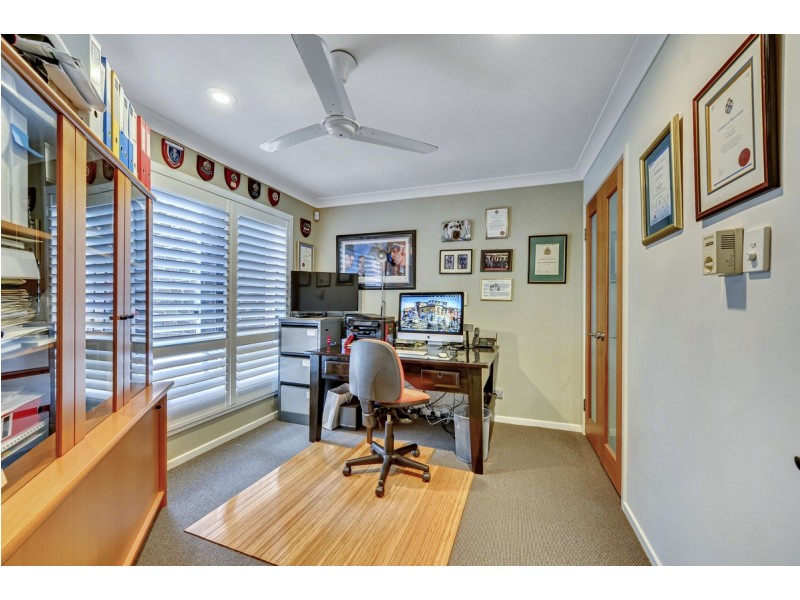15 Peach Place, Middle Park QLD 4074