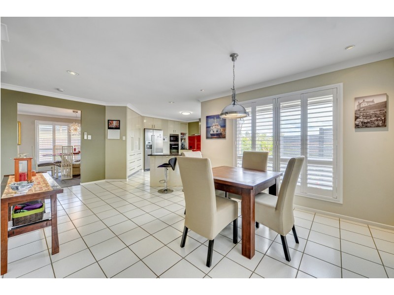 15 Peach Place, Middle Park QLD 4074