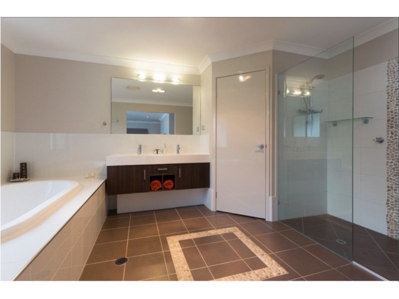 77 Brimblecombe Circuit, Pullenvale QLD 4069