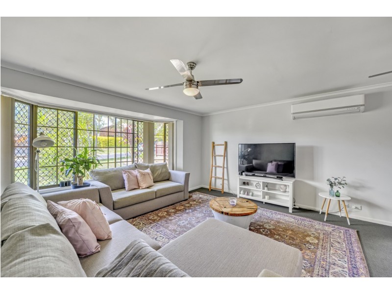 25 Paluna Street, Riverhills QLD 4074