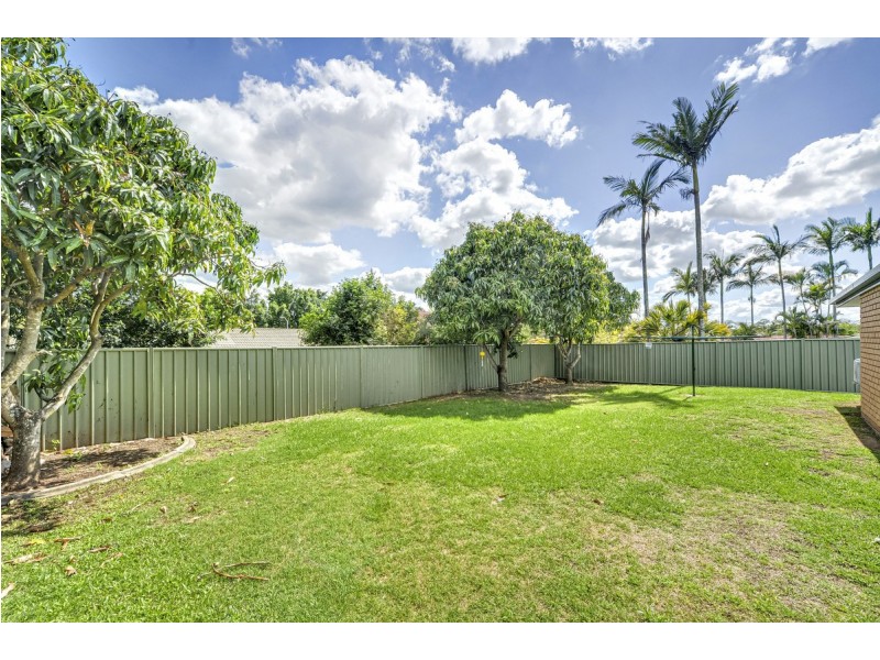 25 Paluna Street, Riverhills QLD 4074