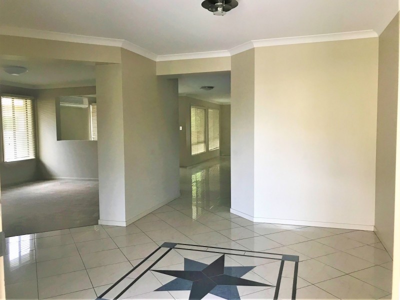58 Barcoo Crescent, Sinnamon Park QLD 4073