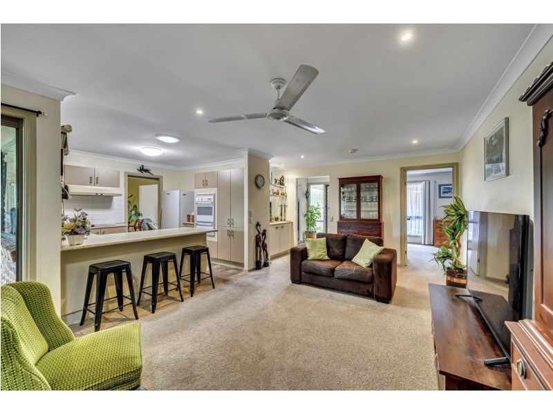 21 Flag Street, Jamboree Heights QLD 4074