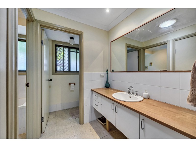 21 Flag Street, Jamboree Heights QLD 4074