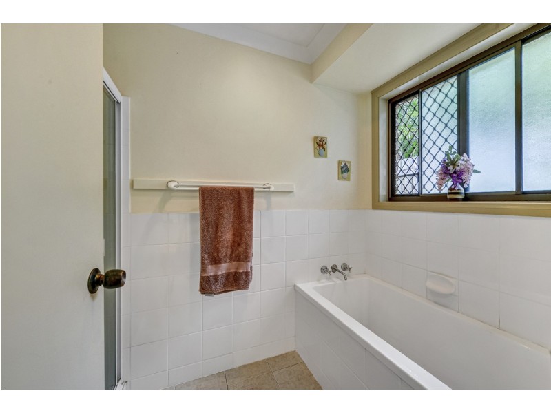 21 Flag Street, Jamboree Heights QLD 4074