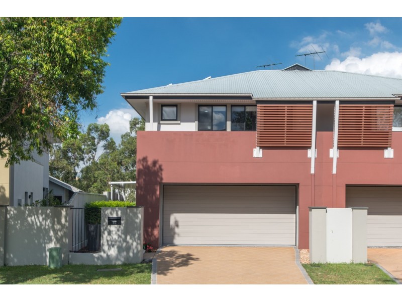 54 Greenway Circuit, Mount Ommaney QLD 4074