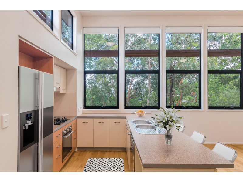 54 Greenway Circuit, Mount Ommaney QLD 4074