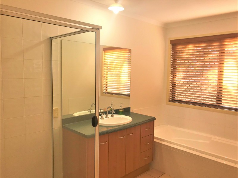 10 Columbus Place, Forest Lake QLD 4078