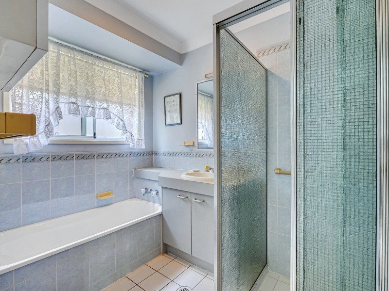 93 Dove Tree Crescent, Sinnamon Park QLD 4073