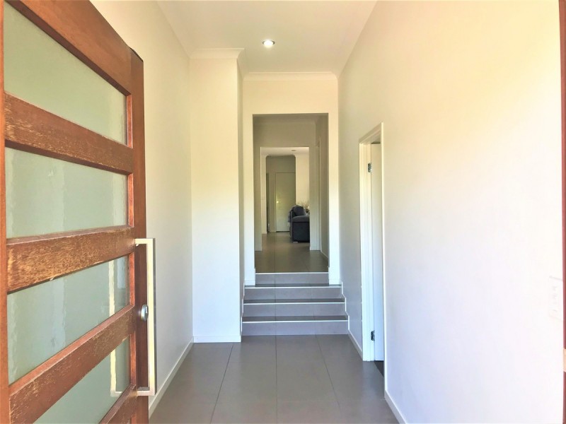 6 Romulus Circuit, Augustine Heights QLD 4300