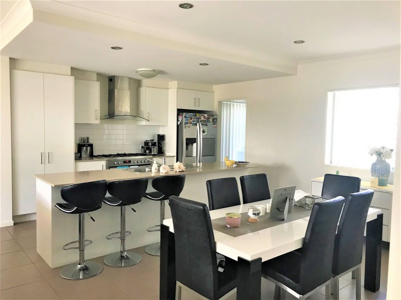 6 Romulus Circuit, Augustine Heights QLD 4300