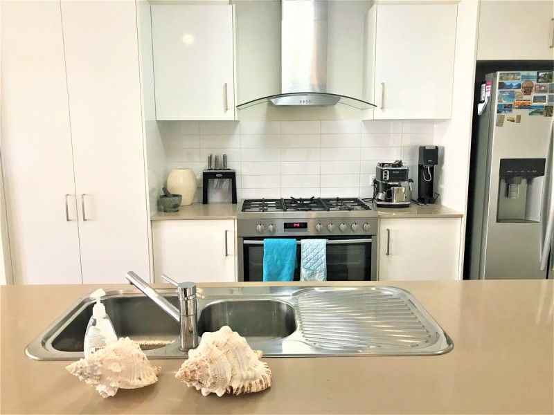 6 Romulus Circuit, Augustine Heights QLD 4300