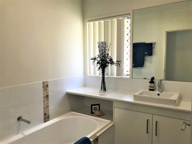 6 Romulus Circuit, Augustine Heights QLD 4300