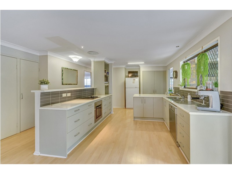 28 Port Street, Jamboree Heights QLD 4074