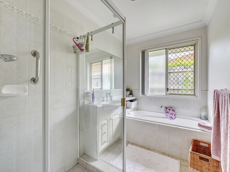 20 Derwent Place, Riverhills QLD 4074