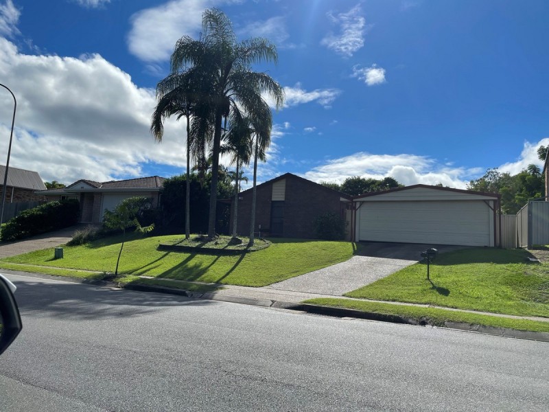 74 Glen Ross Road, Sinnamon Park QLD 4073