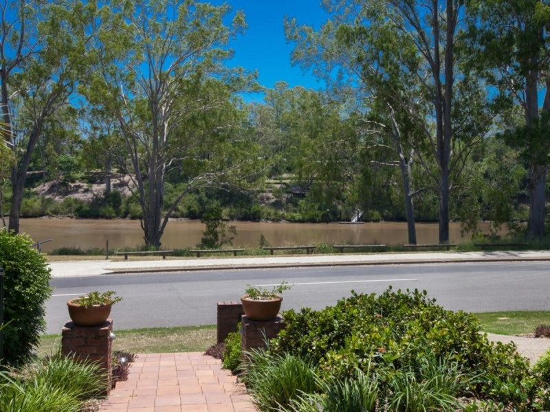 80 Mount Ommaney Drive, Jindalee QLD 4074