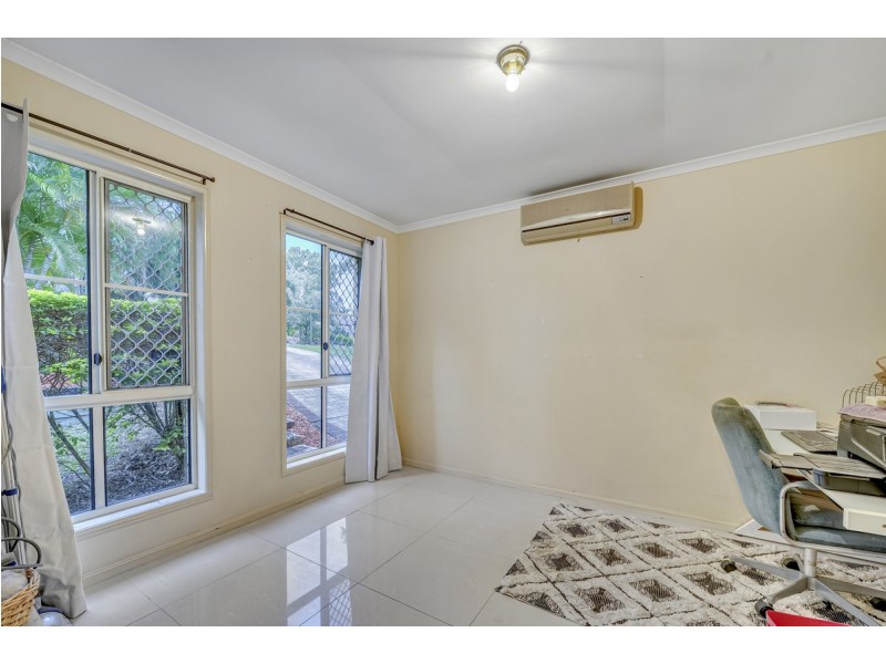 98 Avondale Road, Sinnamon Park QLD 4073