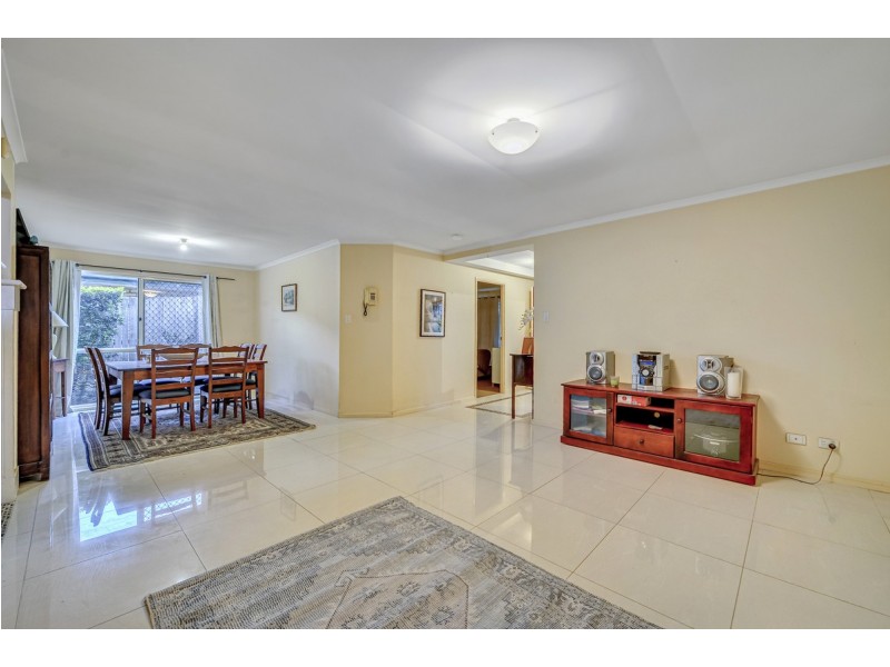 98 Avondale Road, Sinnamon Park QLD 4073