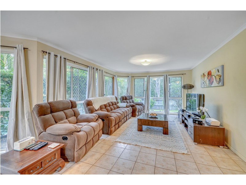 98 Avondale Road, Sinnamon Park QLD 4073