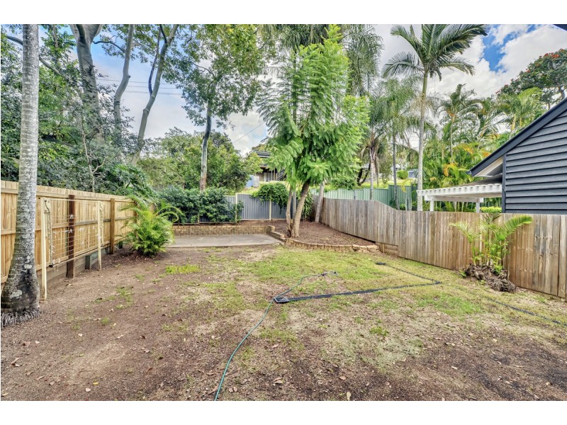 37 Argyle Street, Seventeen Mile Rocks QLD 4073