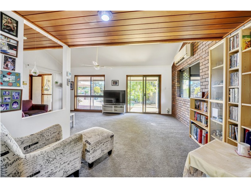 6 Boolka Close, Riverhills QLD 4074