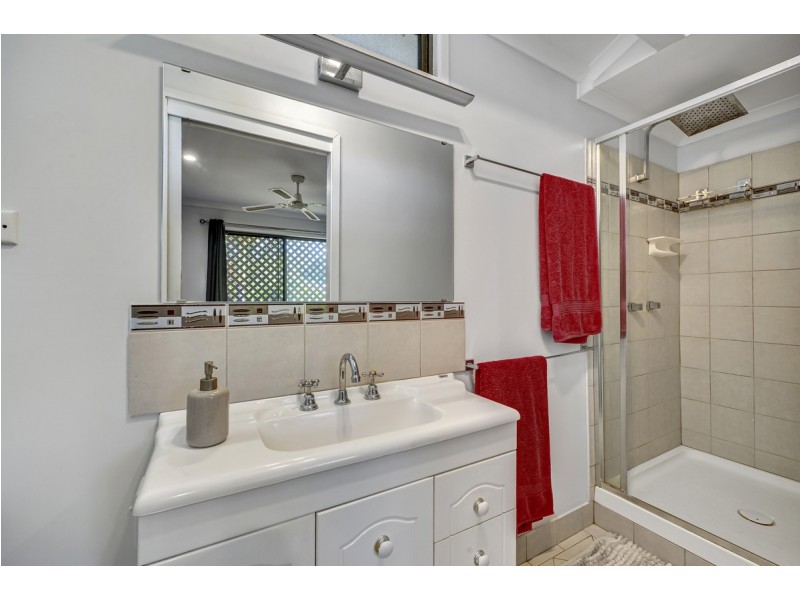 6 Boolka Close, Riverhills QLD 4074