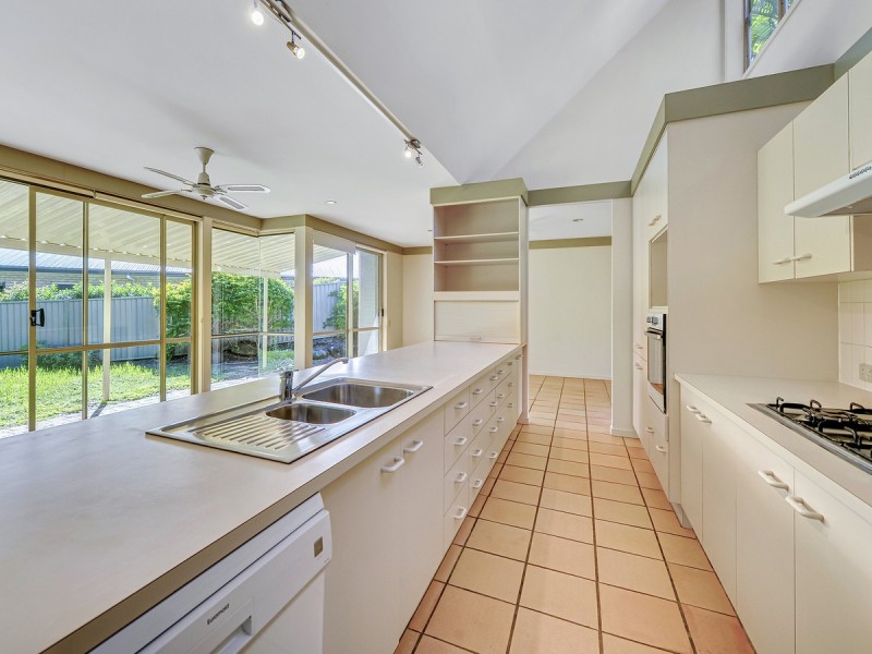 6 Bruan Close, Middle Park QLD 4074
