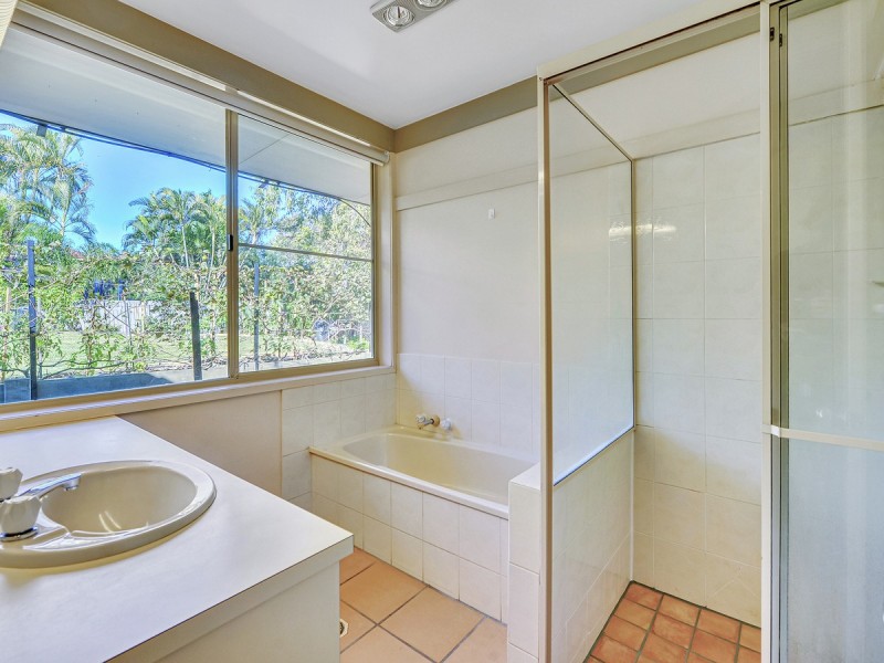 6 Bruan Close, Middle Park QLD 4074