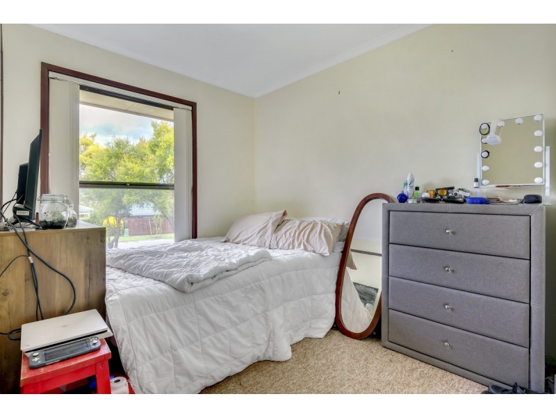 1 Tobin Street, Riverhills QLD 4074