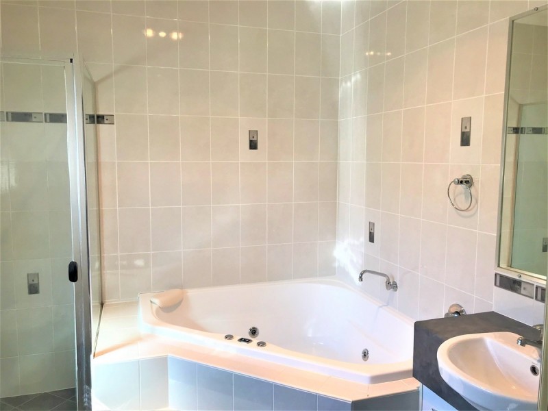 4 Abbotsford Place, Forest Lake QLD 4078