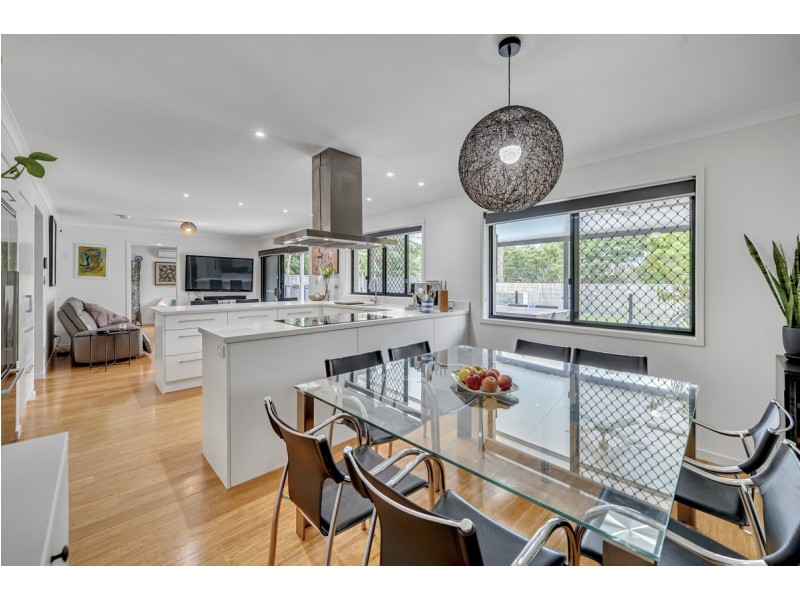 52 Tekapo Street, Westlake QLD 4074