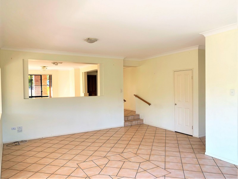 104 Avondale Road, Sinnamon Park QLD 4073
