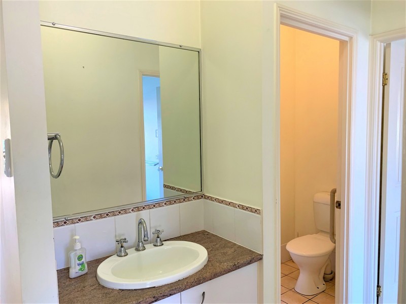 104 Avondale Road, Sinnamon Park QLD 4073